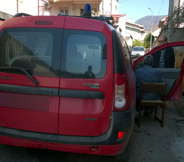 Врање: И болесни испаштају јер возач није - носач